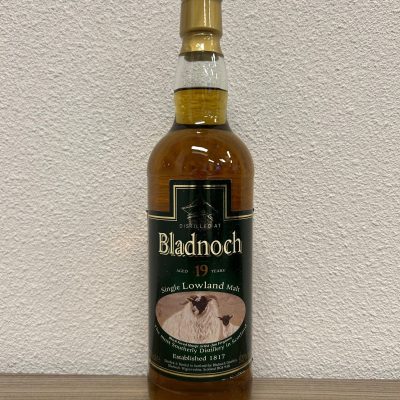 https://www.greedyspirits.nl/wp-content/uploads/2024/12/Bladnoch-19y-400x400.jpg